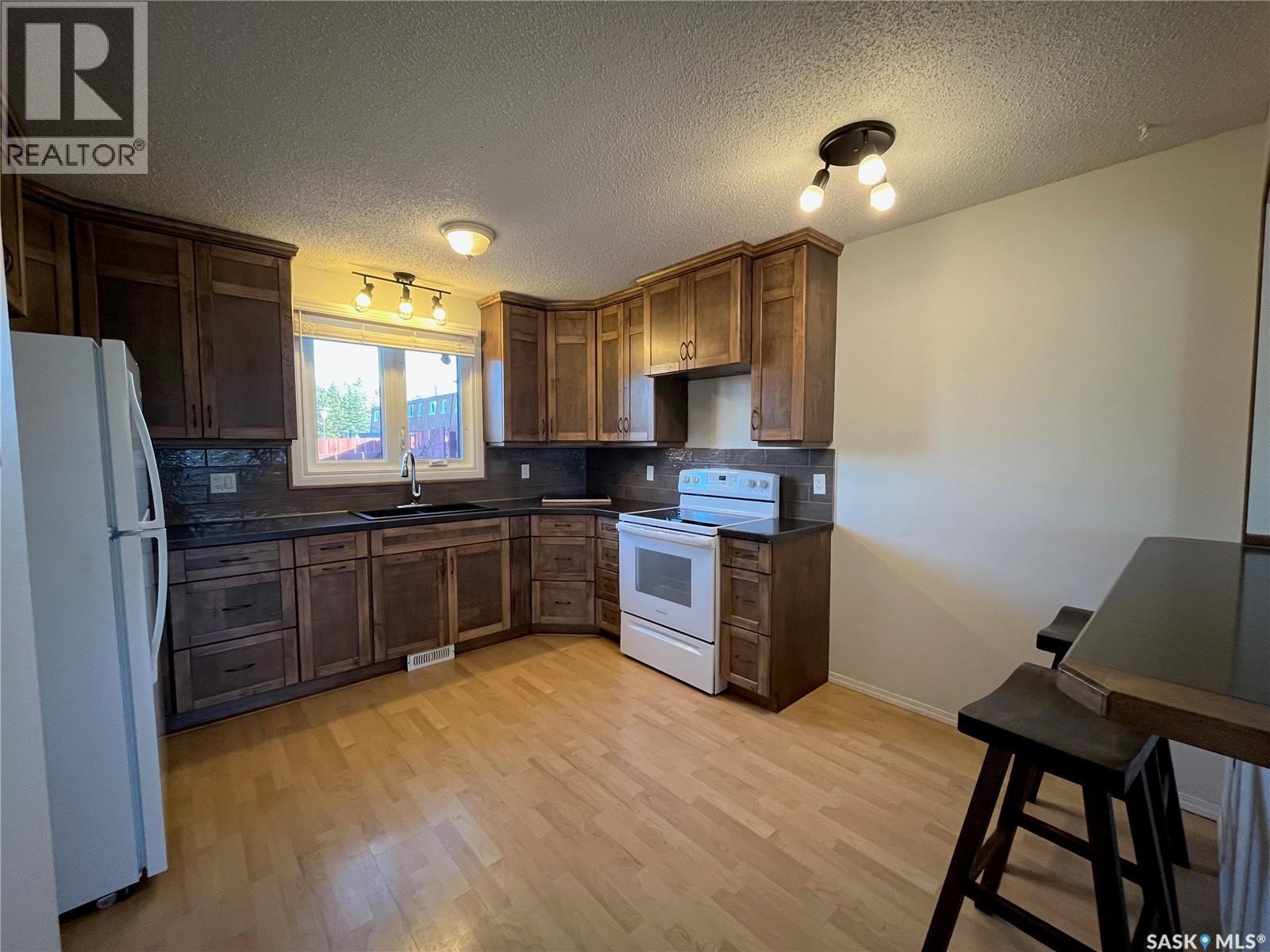 185 5Th Avenue S, Yorkton, SK - Indoor Photo Showing Kitchen