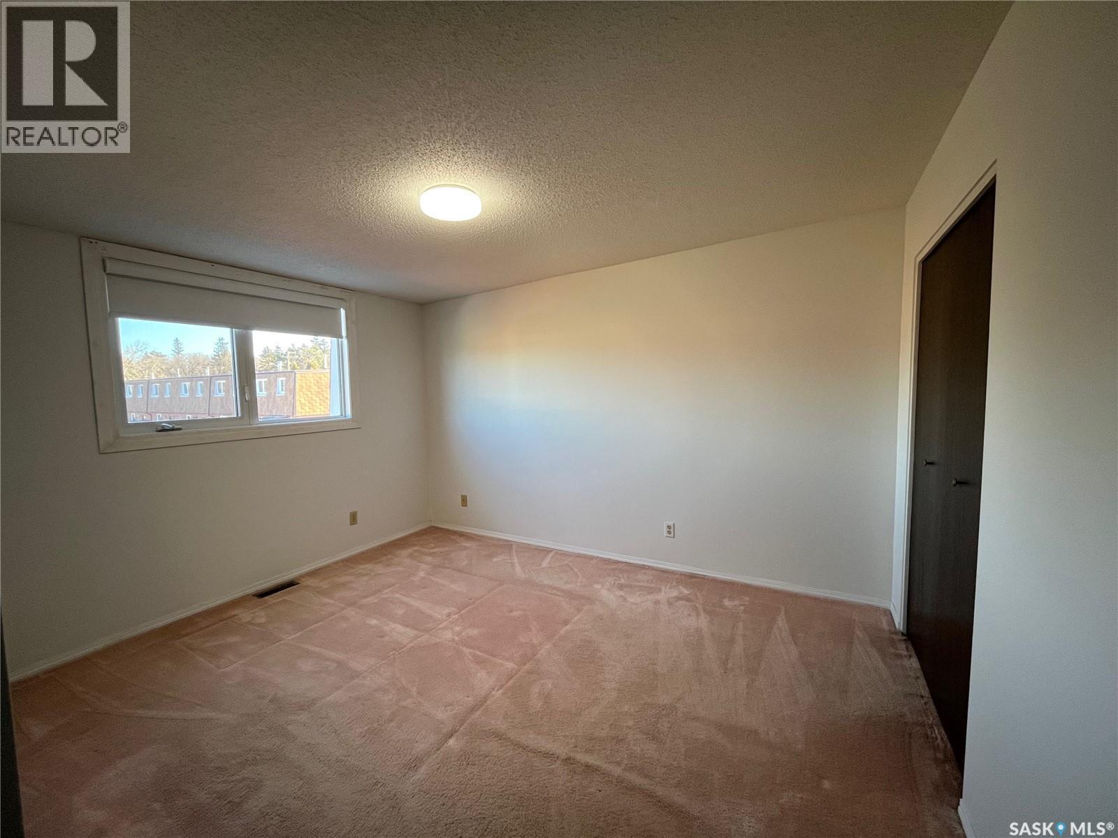 185 5Th Avenue S, Yorkton, SK - Indoor Photo Showing Other Room