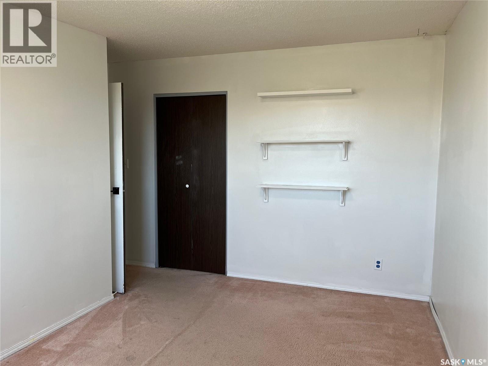 185 5Th Avenue S, Yorkton, SK - Indoor Photo Showing Other Room