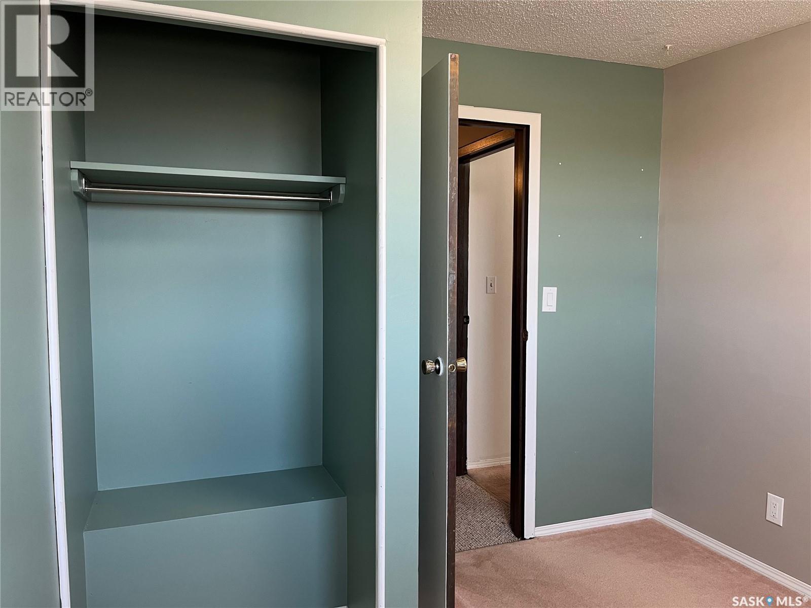 185 5Th Avenue S, Yorkton, SK - Indoor Photo Showing Other Room