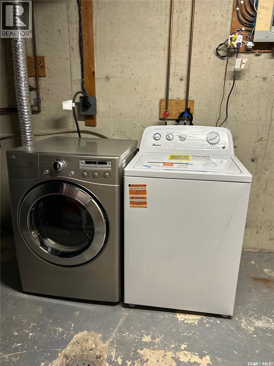 185 5Th Avenue S, Yorkton, SK - Indoor Photo Showing Laundry Room