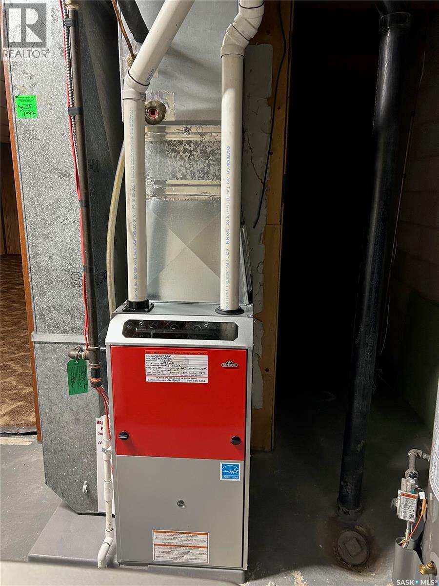 185 5Th Avenue S, Yorkton, SK - Indoor Photo Showing Basement