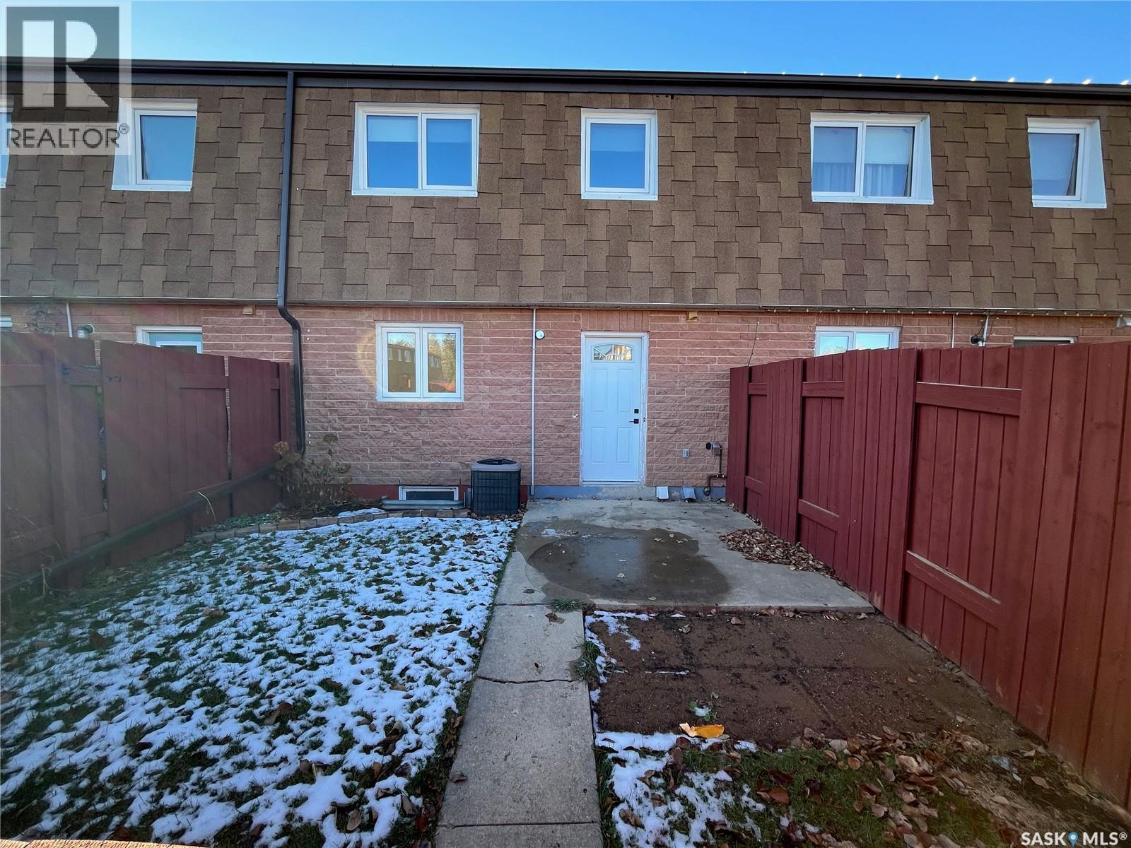 185 5Th Avenue S, Yorkton, SK - Outdoor