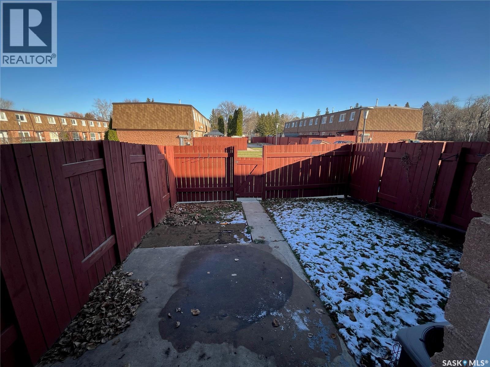 185 5Th Avenue S, Yorkton, SK - Outdoor