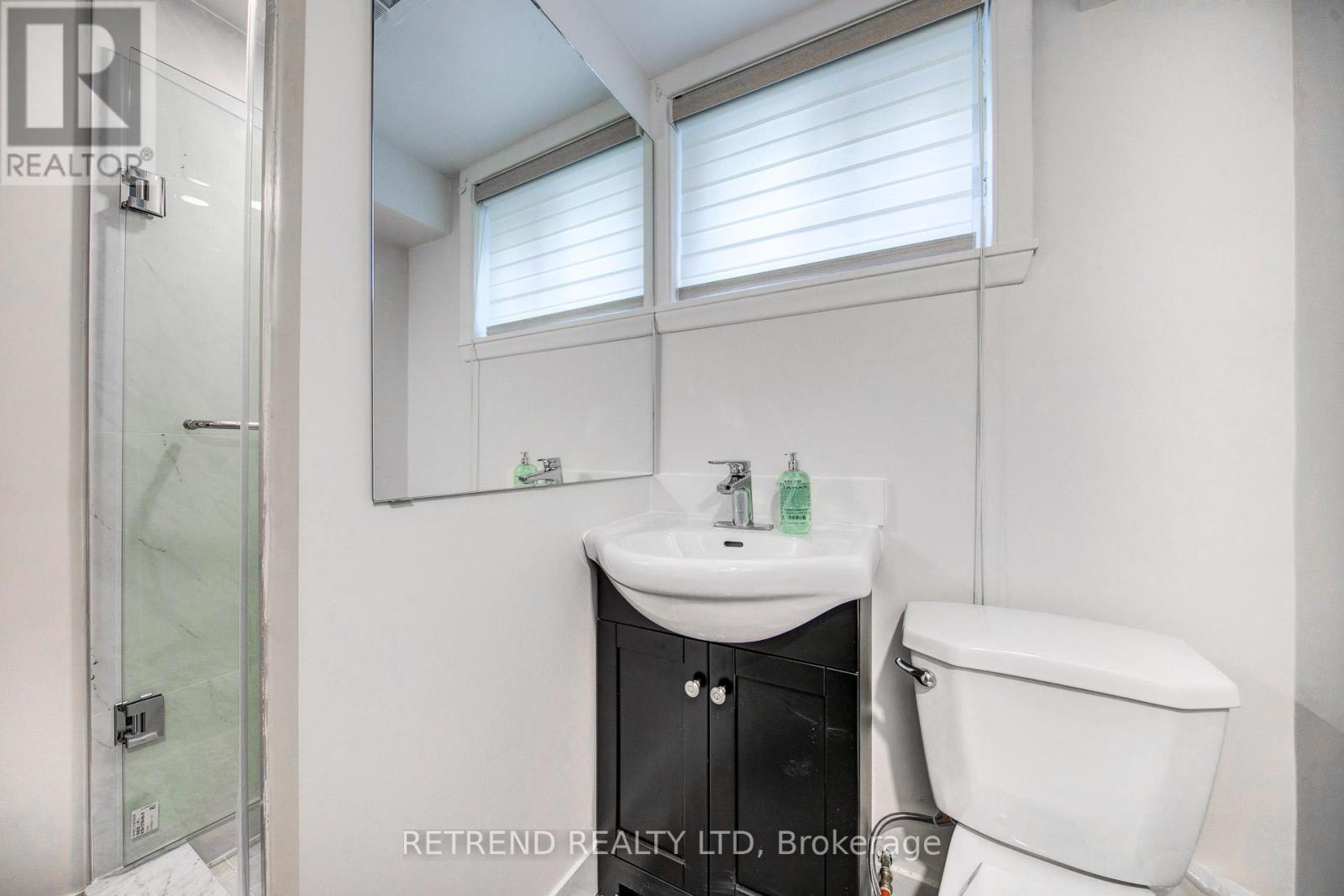 Bsmt B - 7 Goddard Street, Toronto, ON - Indoor Photo Showing Bathroom