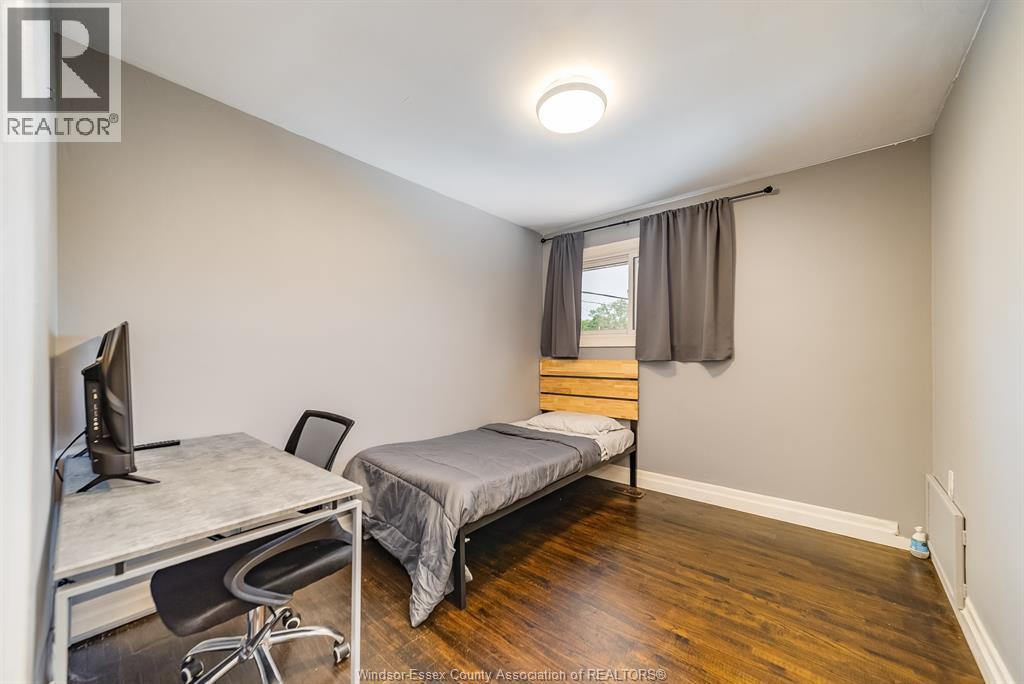 3536 Wolfe Court, Windsor, ON - Indoor Photo Showing Bedroom