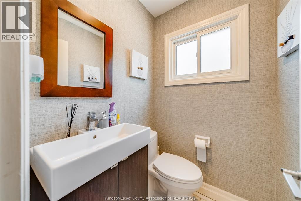 3536 Wolfe Court, Windsor, ON - Indoor Photo Showing Bathroom