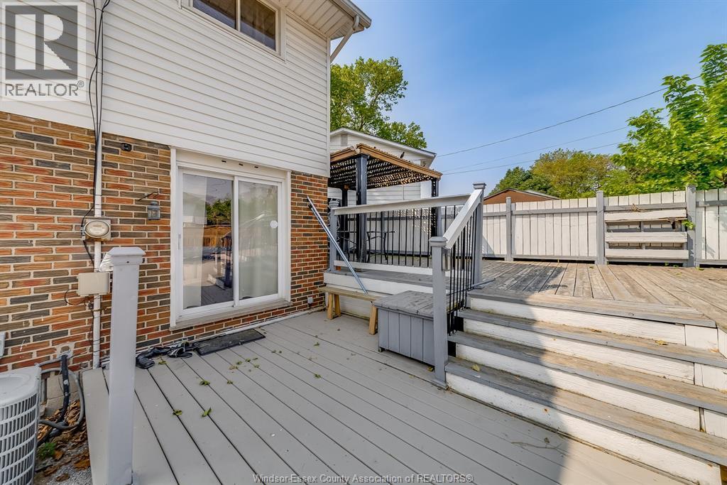3536 Wolfe Court, Windsor, ON - Outdoor With Deck Patio Veranda With Exterior