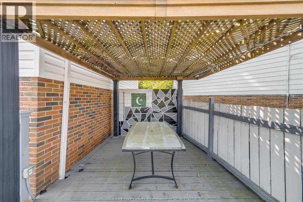 3536 Wolfe Court, Windsor, ON - Outdoor With Exterior