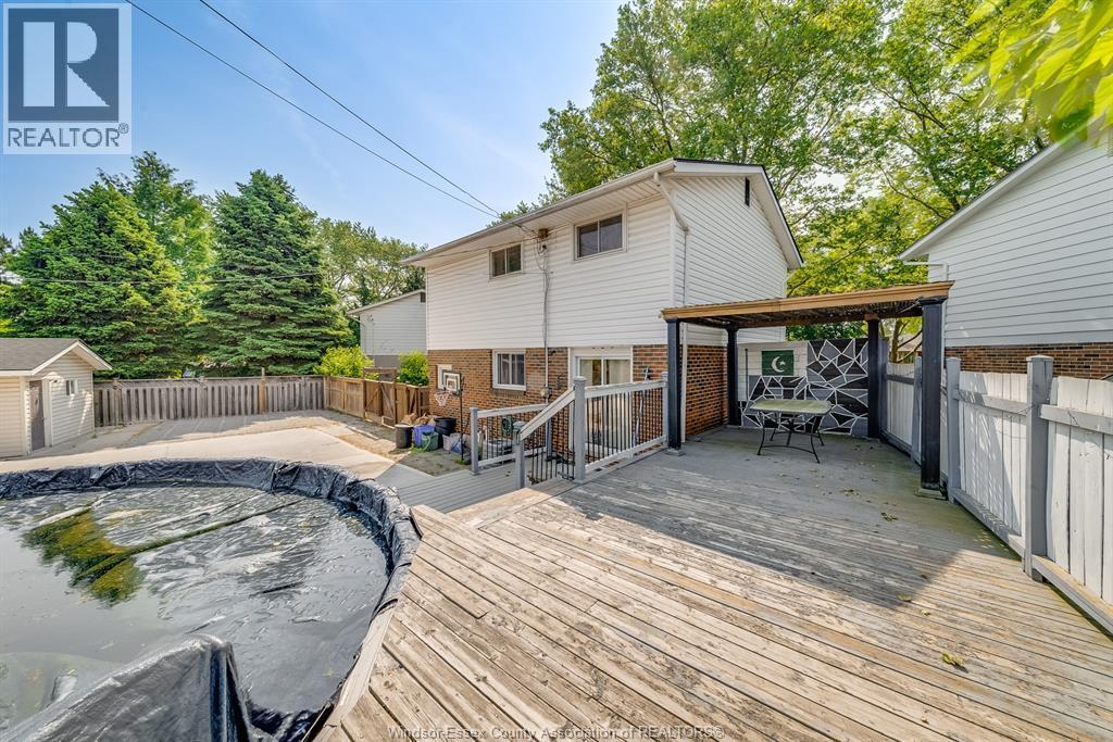 3536 Wolfe Court, Windsor, ON - Outdoor With Exterior