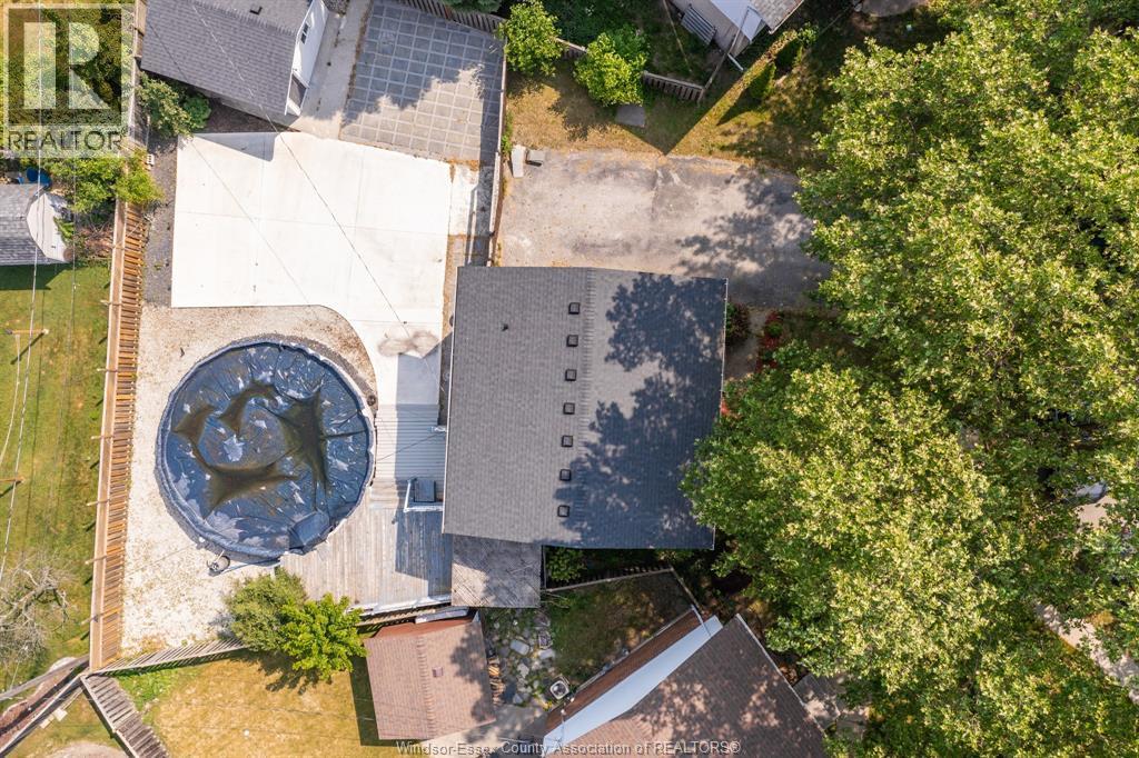 3536 Wolfe Court, Windsor, ON - Outdoor