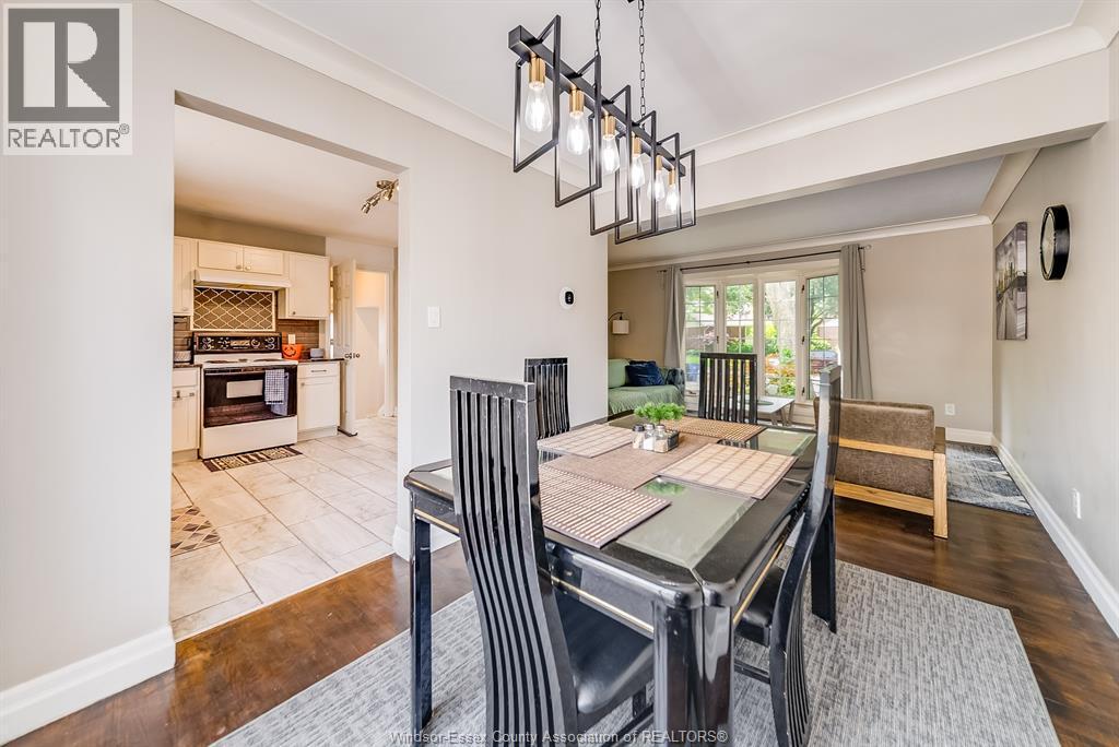 3536 Wolfe Court, Windsor, ON - Indoor Photo Showing Dining Room