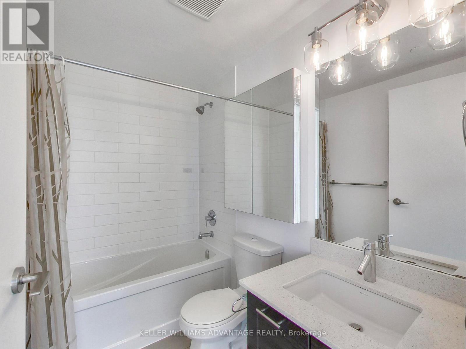 1104 - 2200 Lake Shore Boulevard W, Toronto, ON - Indoor Photo Showing Bathroom