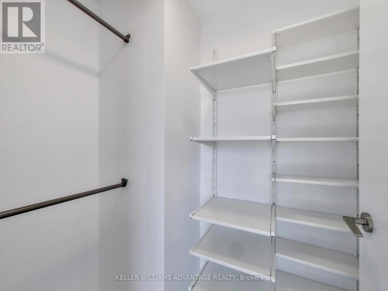 1104 - 2200 Lake Shore Boulevard W, Toronto, ON - Indoor With Storage