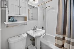 4 piece on the main floor -