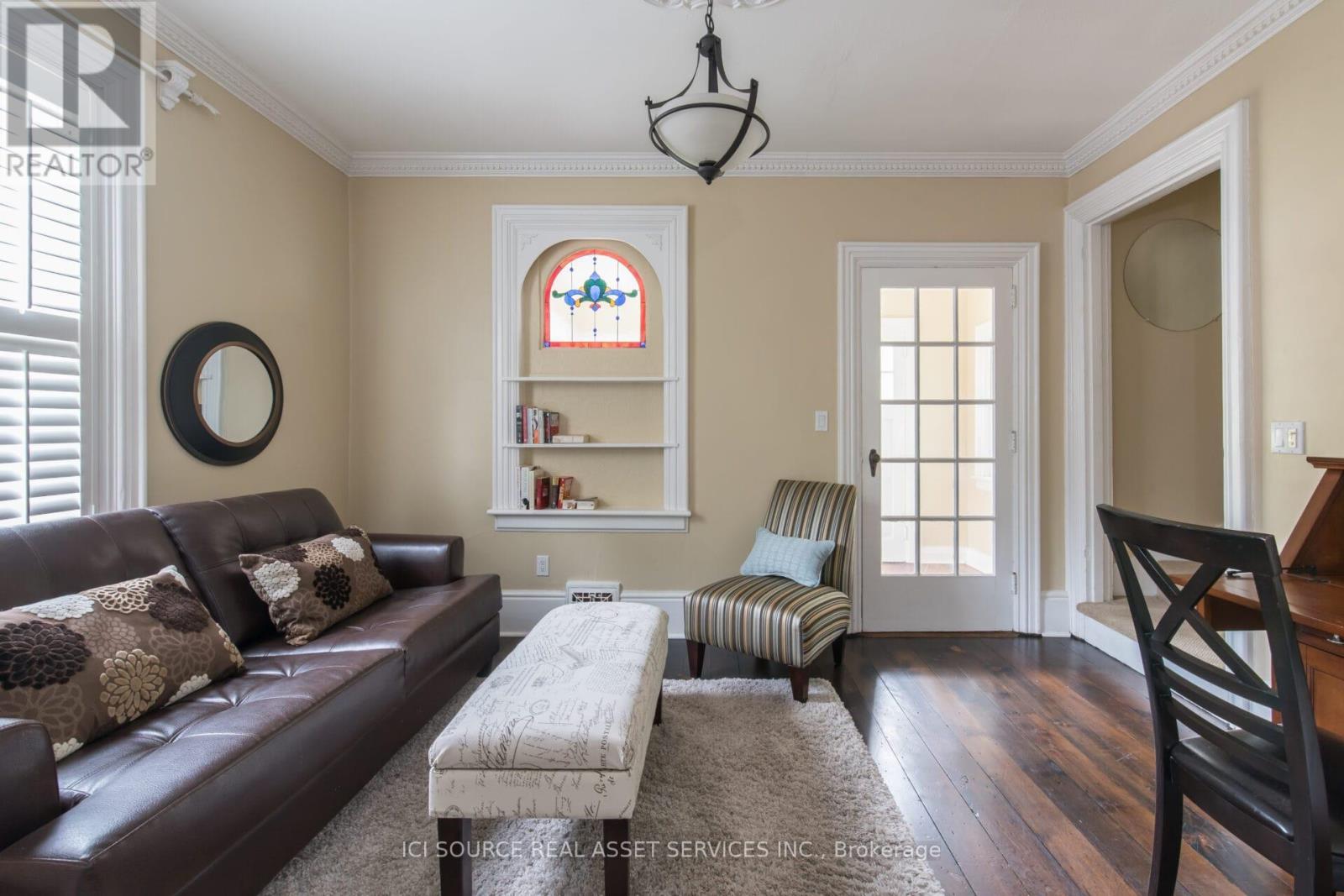 455 Nelson Avenue, Burlington, ON - Indoor Photo Showing Living Room