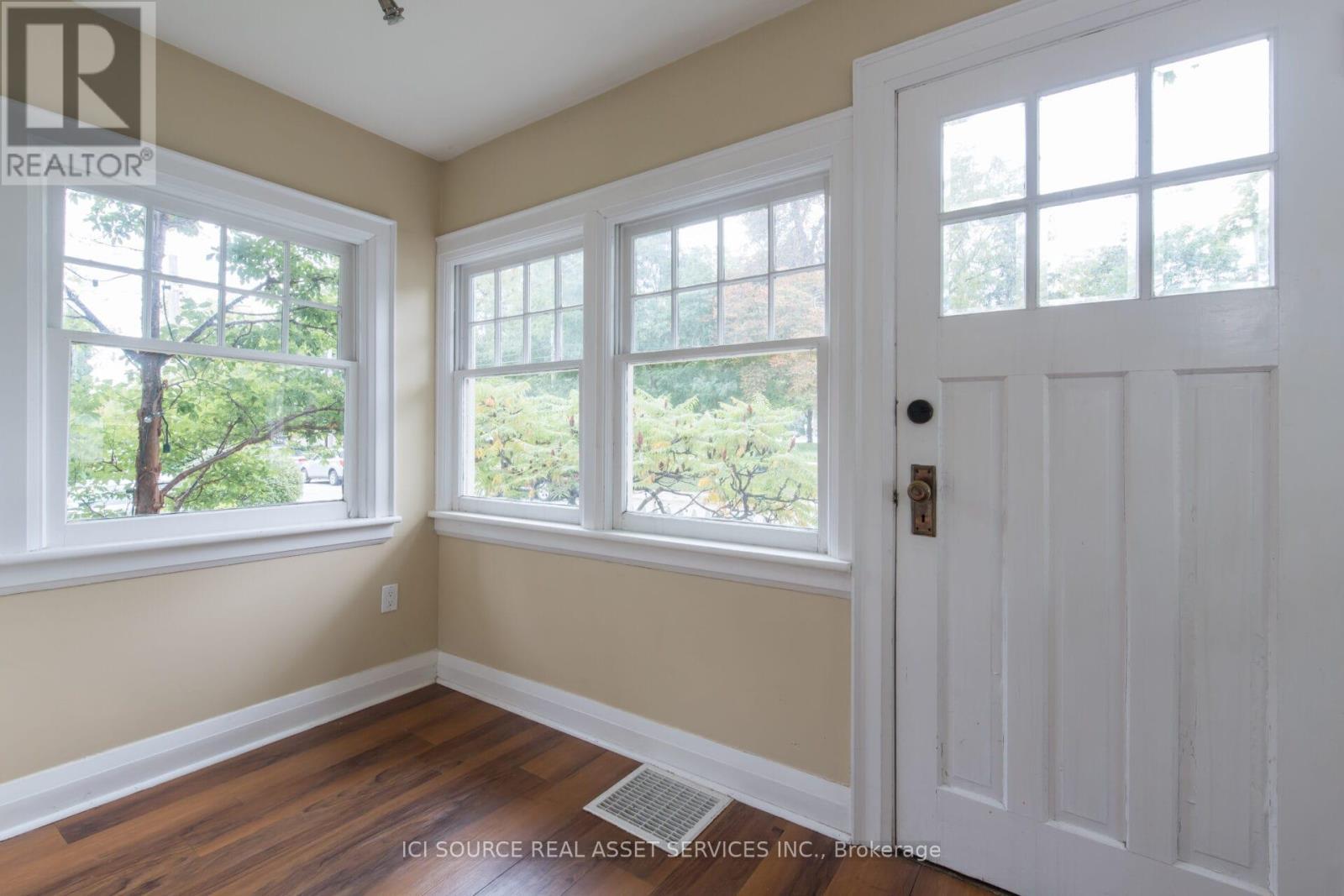 455 Nelson Avenue, Burlington, ON - Indoor Photo Showing Other Room