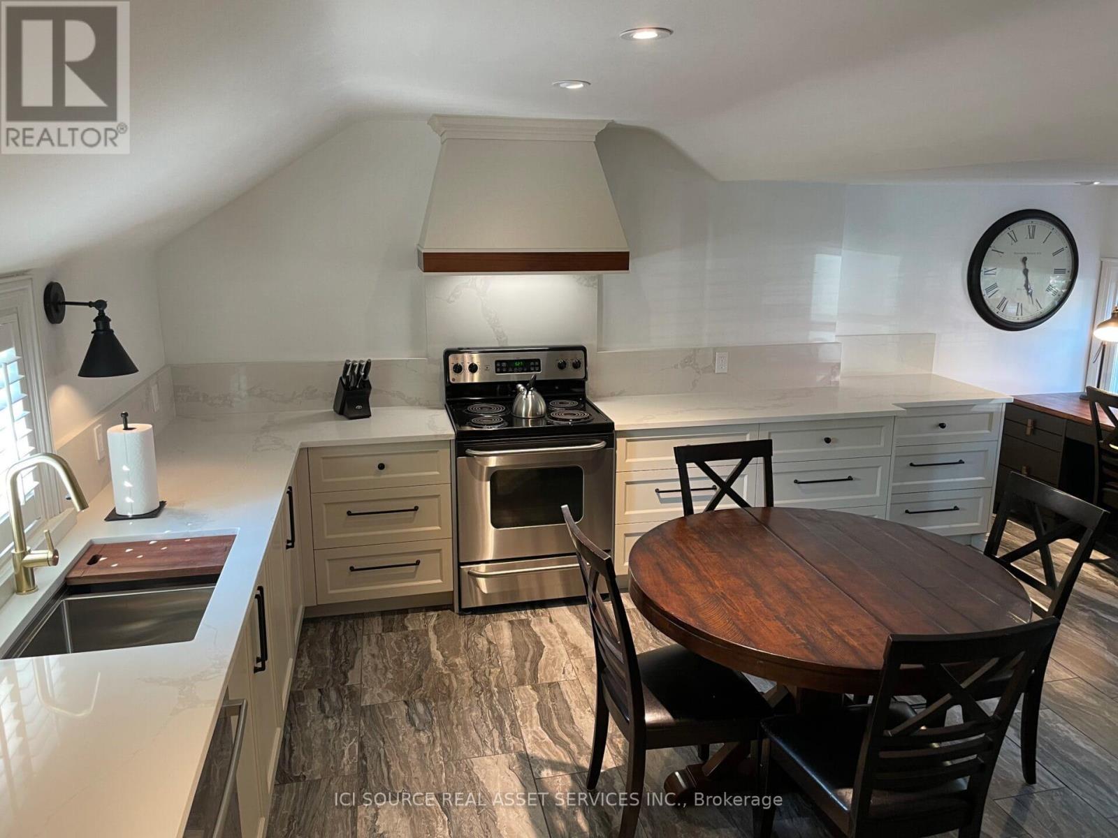 455 Nelson Avenue, Burlington, ON - Indoor Photo Showing Kitchen