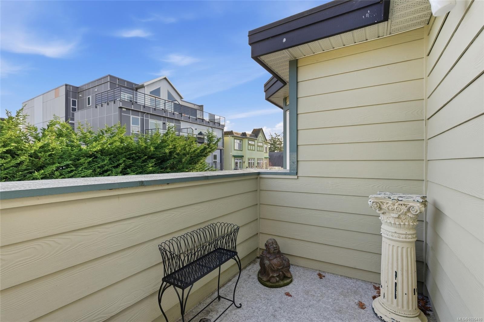 204-9725 Fourth St, Sidney, BC - Outdoor With Exterior