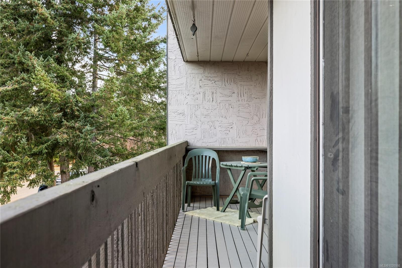 202-130 Sunningdale Rd East, Qualicum Beach, BC - Outdoor With Balcony With Exterior