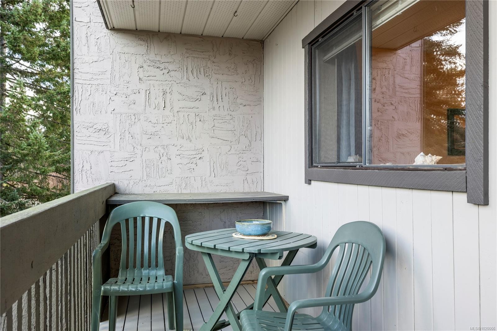 202-130 Sunningdale Rd East, Qualicum Beach, BC - Outdoor With Exterior