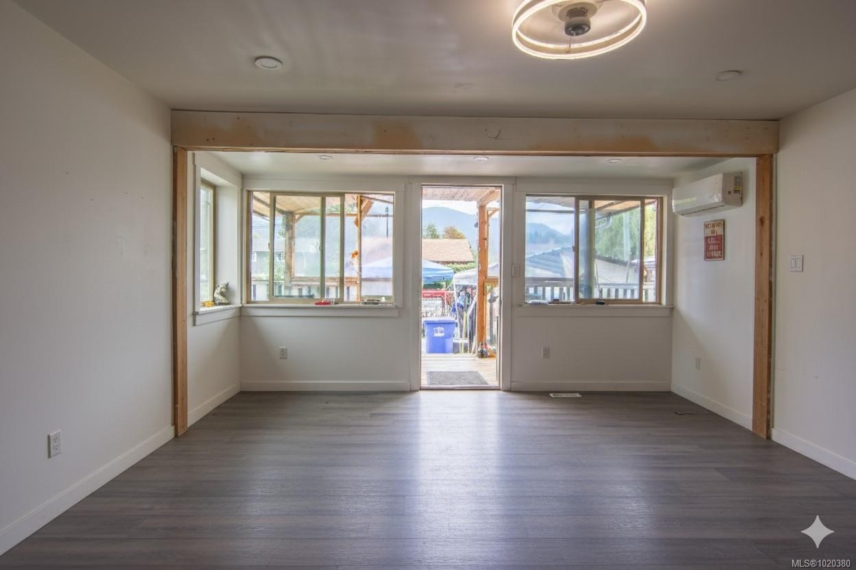 32 Poplar St, Lake Cowichan, BC