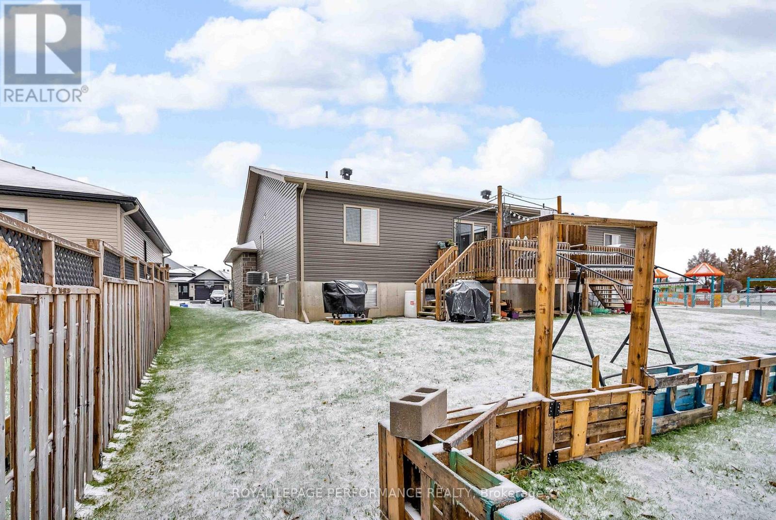 2305 Watson Crescent, Cornwall, ON - Outdoor