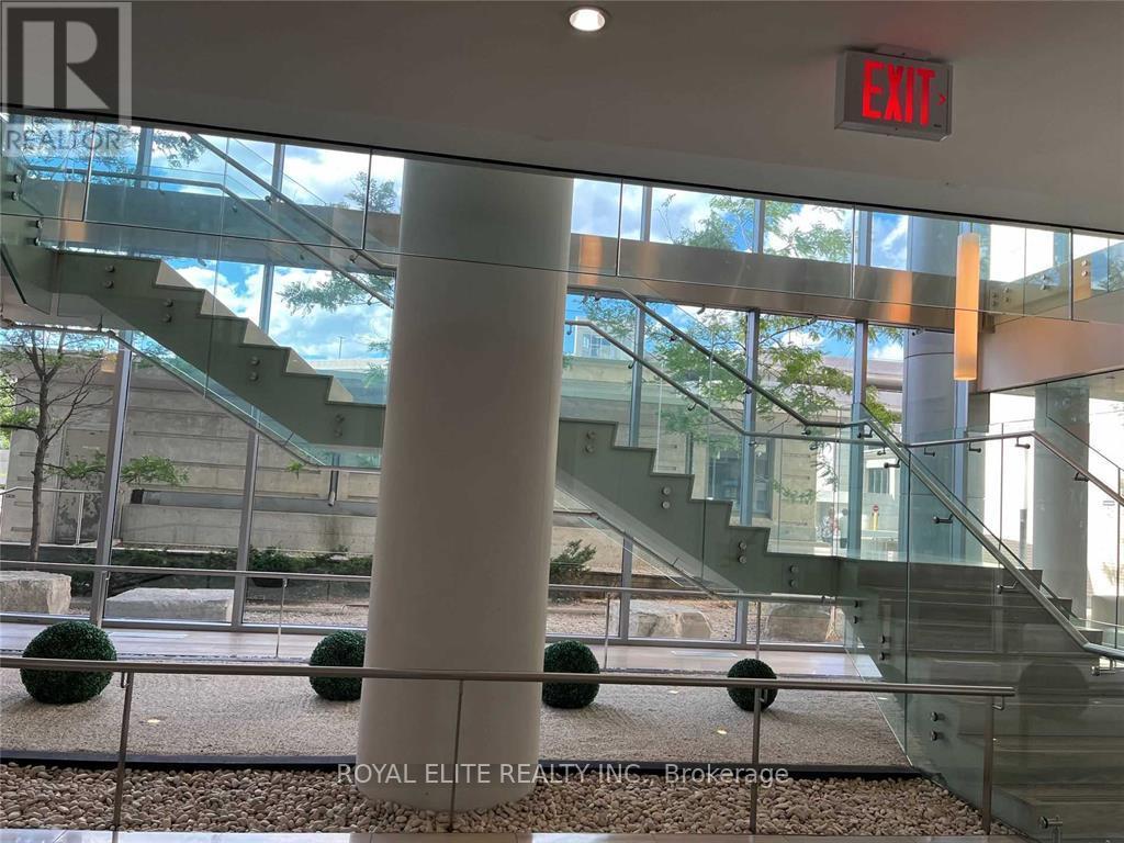 G06 - 70 Forest Manor Road, Toronto, ON - Indoor Photo Showing Other Room