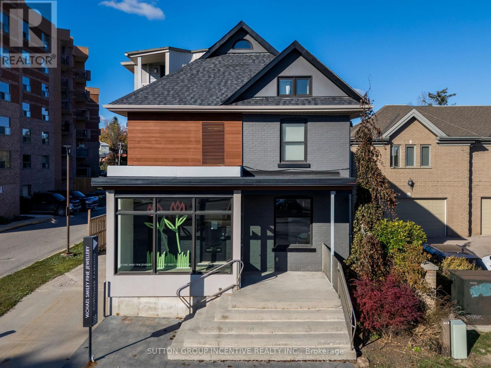 Entrance - 18 Worsley Street, Barrie, ON