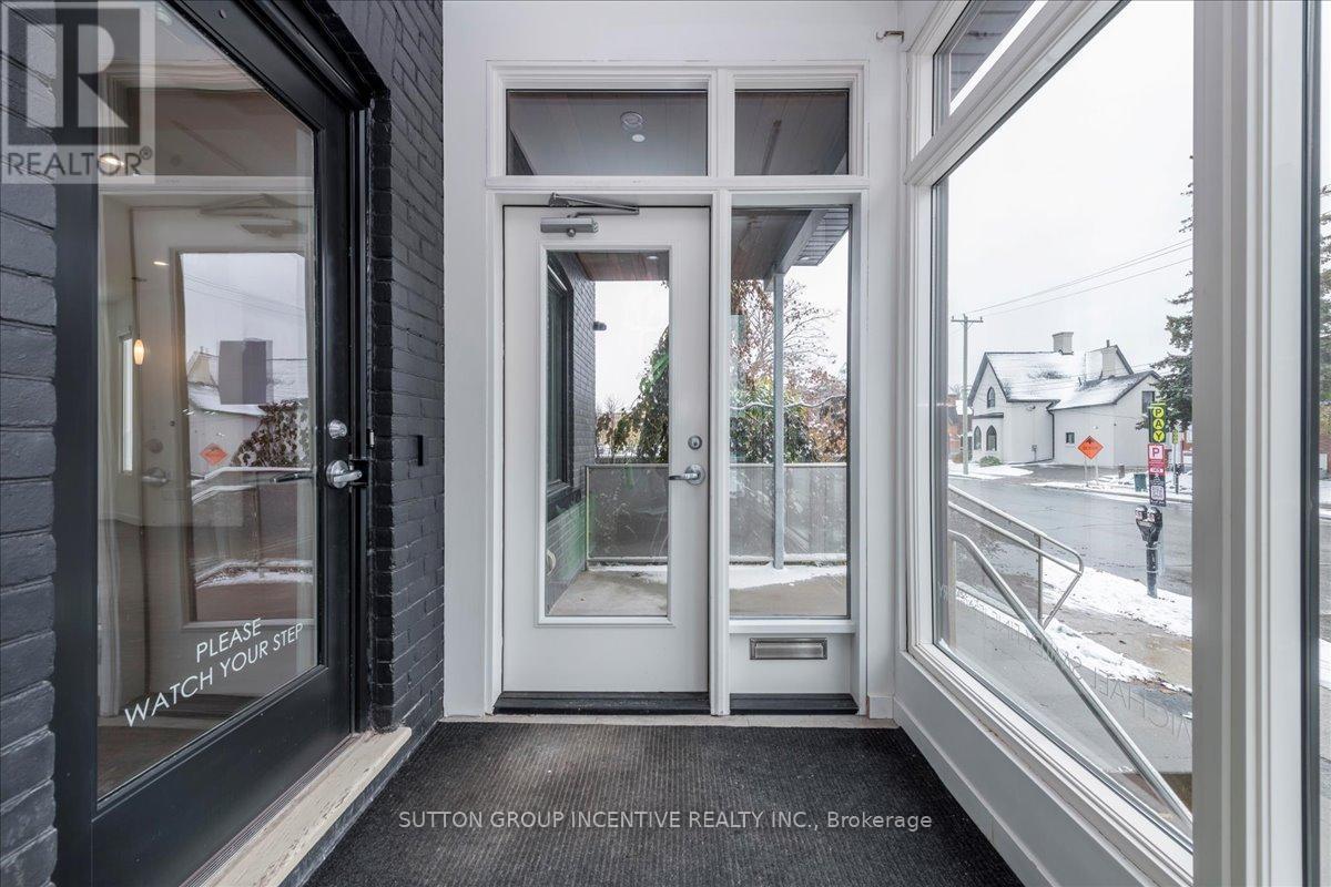 Front Entrance - 18 Worsley Street, Barrie, ON