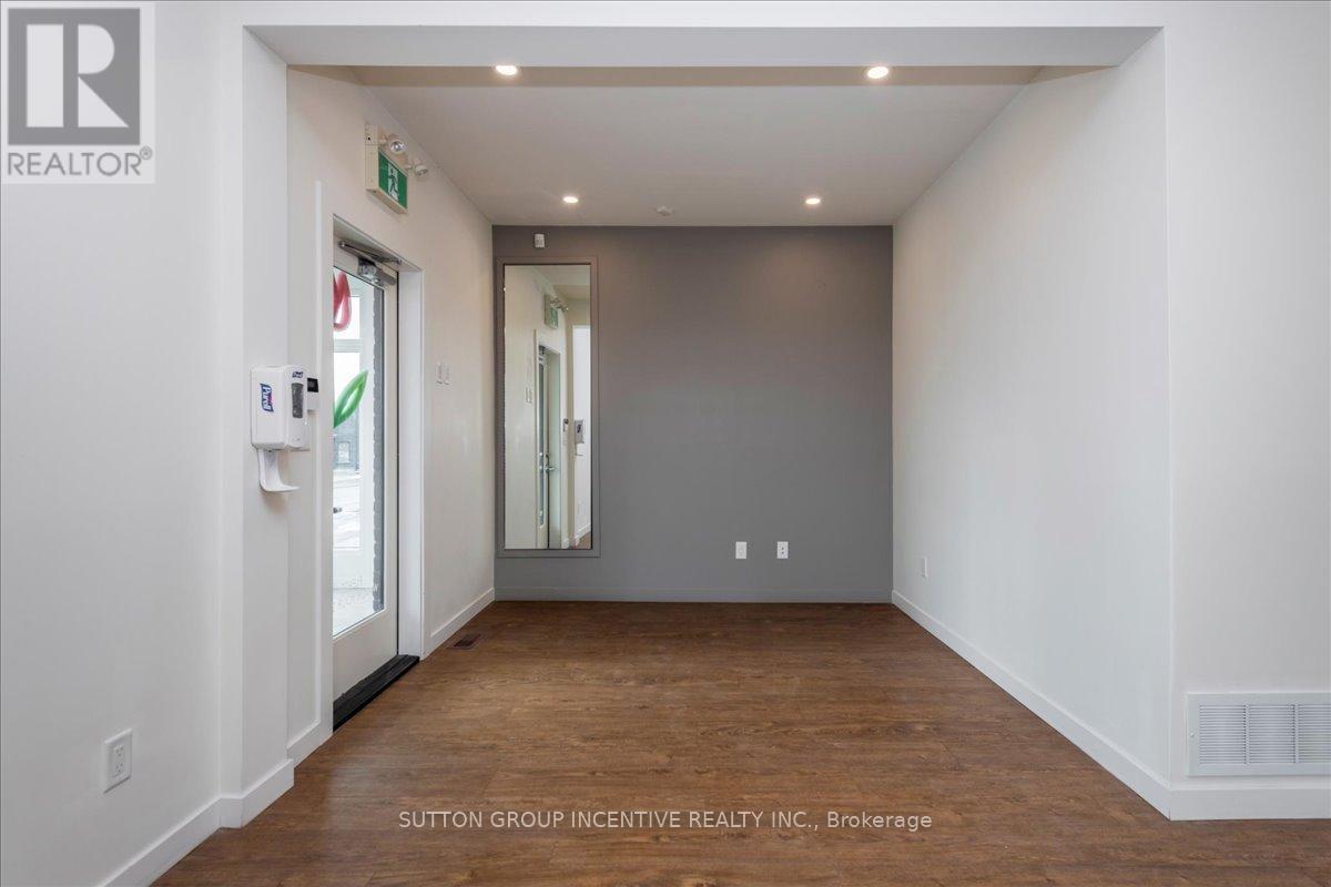 Main Floor 1 - 18 Worsley Street, Barrie, ON