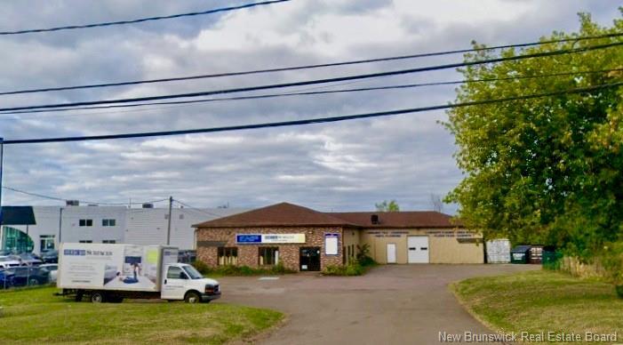 18 Elmwood, Moncton, NB