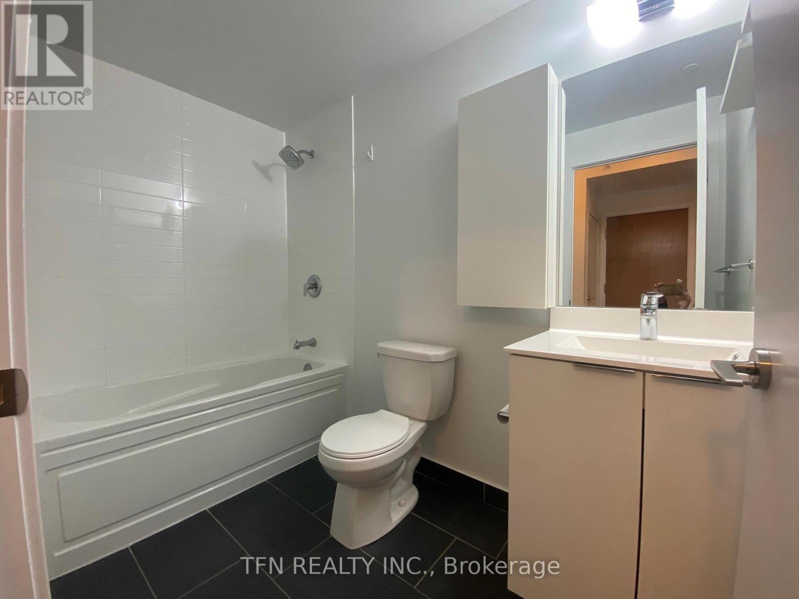 2305 - 20 Shore Breeze Drive, Toronto, ON - Indoor Photo Showing Bathroom