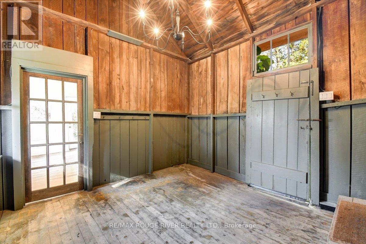 1140 Heritage Line, Otonabee-South Monaghan, ON - Indoor Photo Showing Other Room