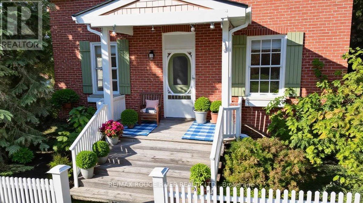 1140 Heritage Line, Otonabee-South Monaghan, ON - Outdoor With Exterior