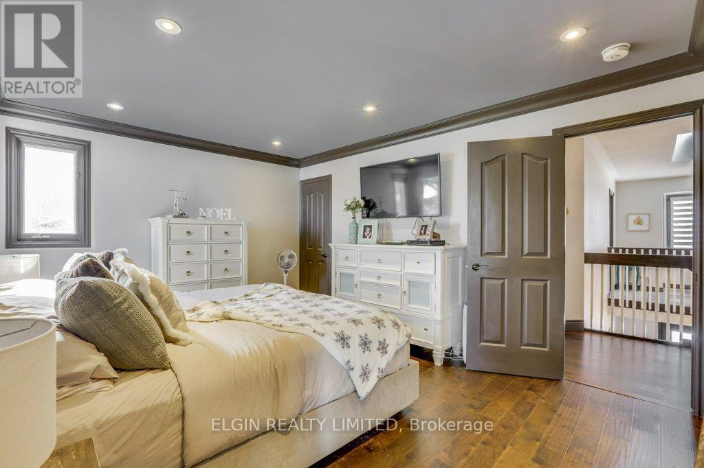 28 Massey Drive, St. Thomas, ON - Indoor Photo Showing Bedroom