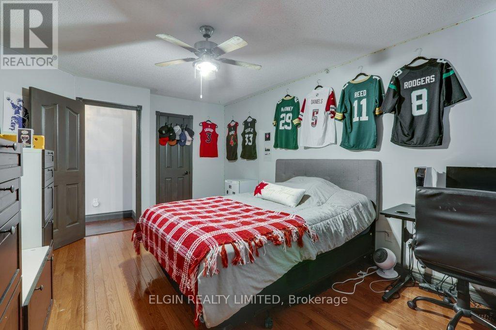 28 Massey Drive, St. Thomas, ON - Indoor Photo Showing Bedroom