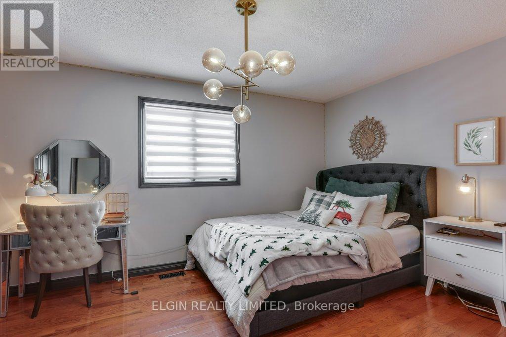 28 Massey Drive, St. Thomas, ON - Indoor Photo Showing Bedroom