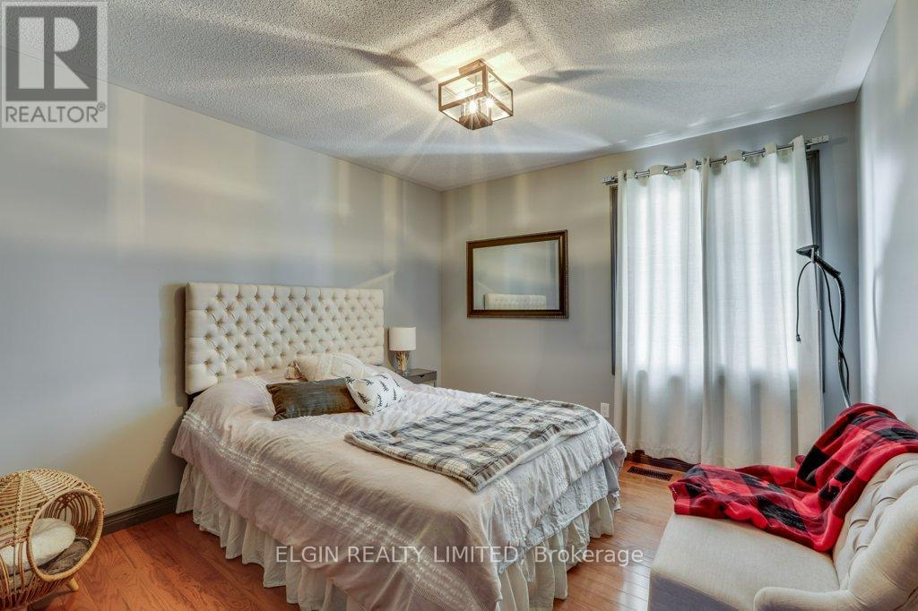 28 Massey Drive, St. Thomas, ON - Indoor Photo Showing Bedroom