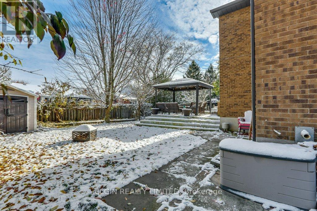 28 Massey Drive, St. Thomas, ON - Outdoor