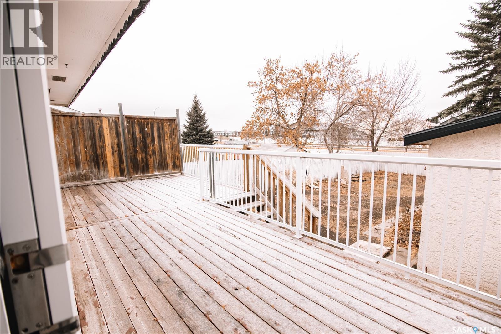 31 Trifunov Crescent, Regina, SK - Outdoor With Deck Patio Veranda With Exterior