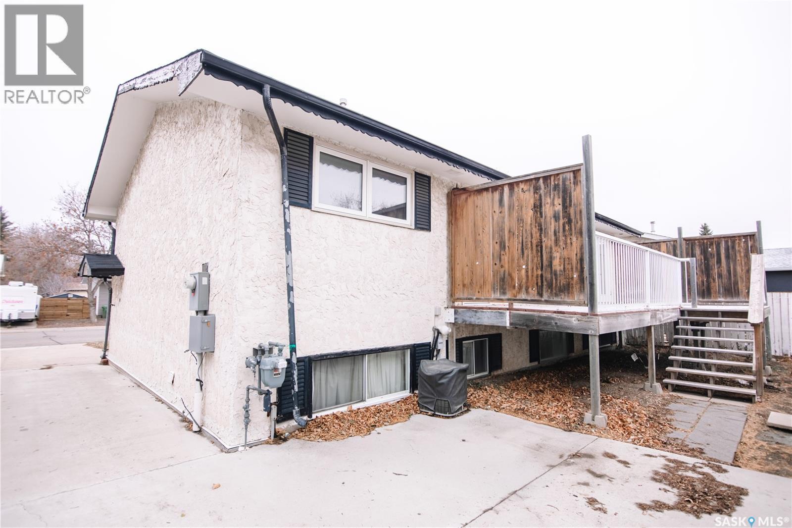 31 Trifunov Crescent, Regina, SK - Outdoor With Exterior