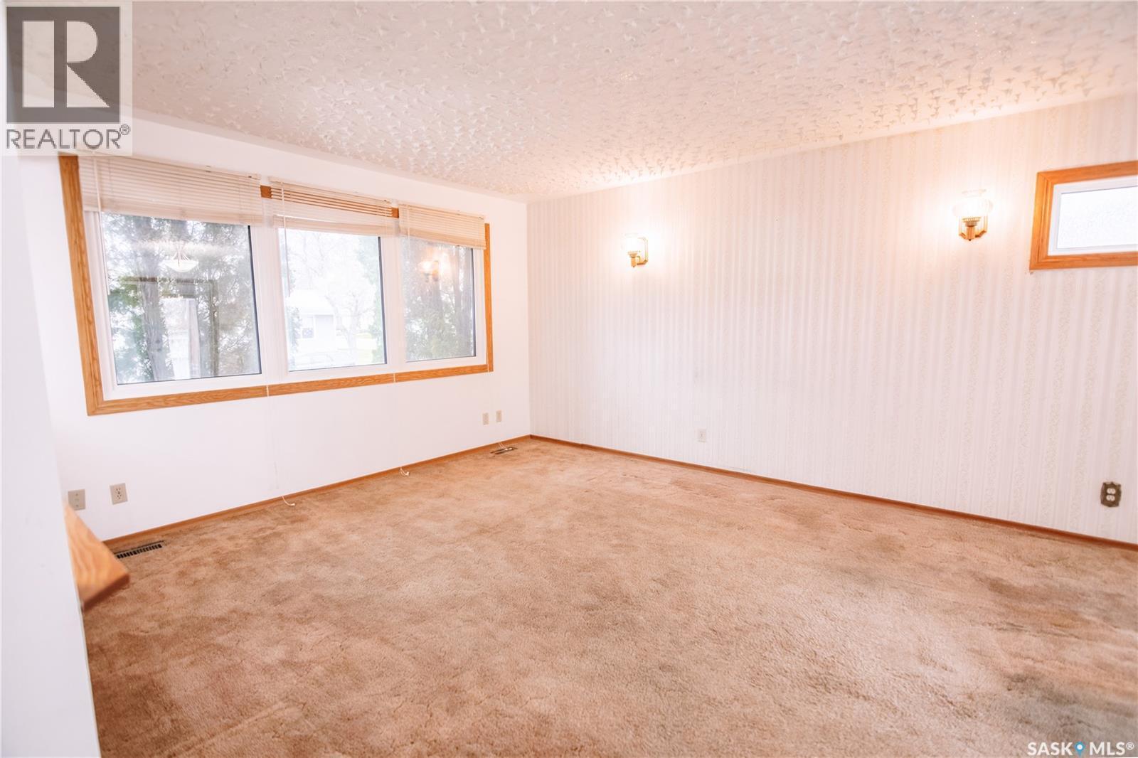 31 Trifunov Crescent, Regina, SK - Indoor Photo Showing Other Room