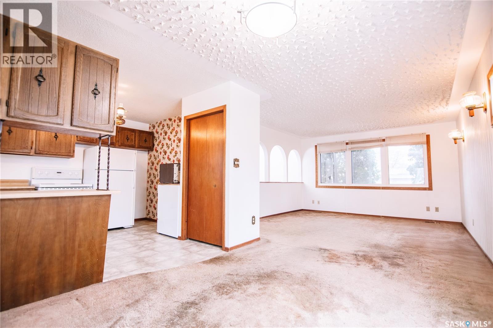 31 Trifunov Crescent, Regina, SK - Indoor Photo Showing Kitchen