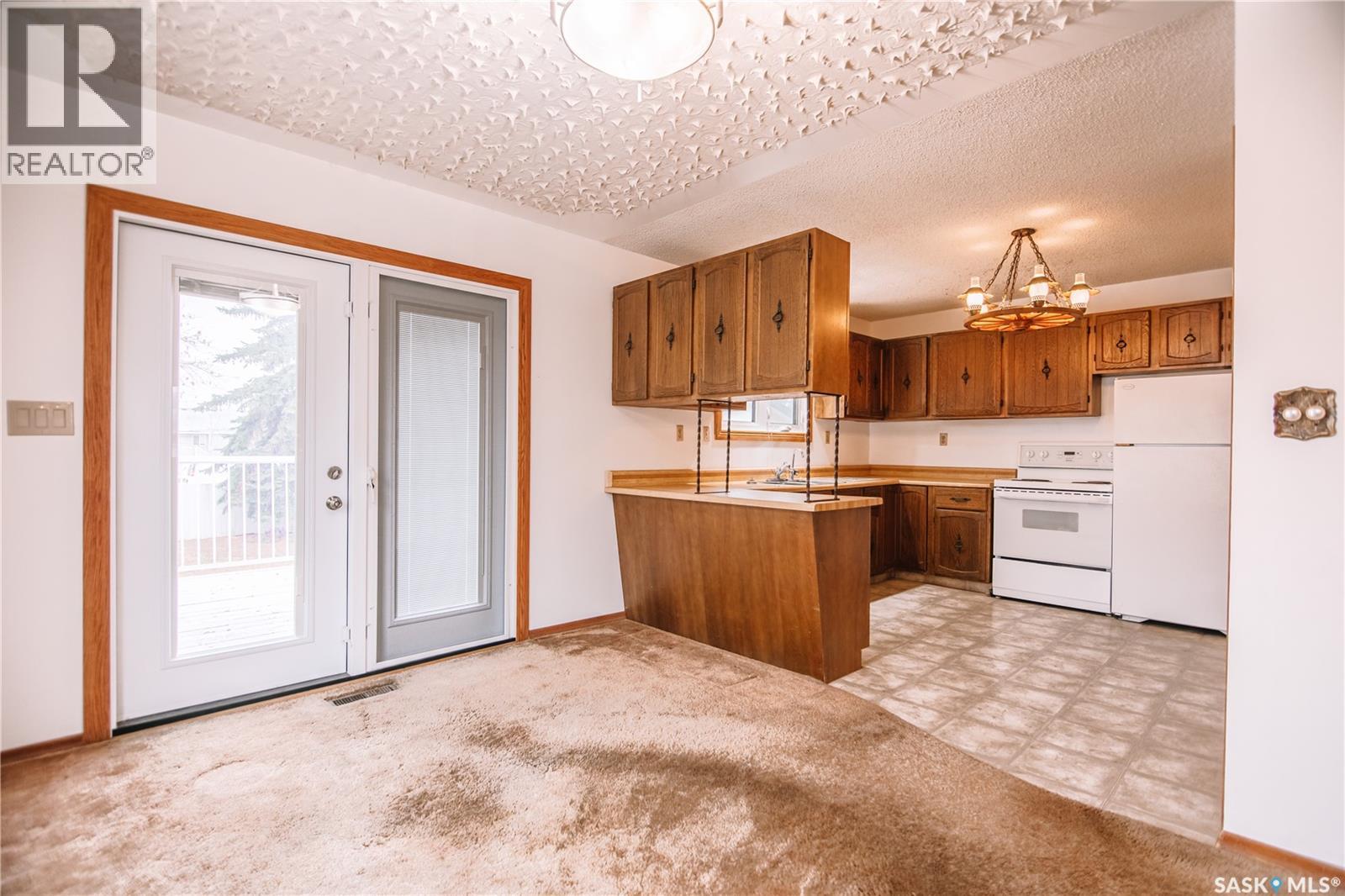 31 Trifunov Crescent, Regina, SK - Indoor Photo Showing Kitchen