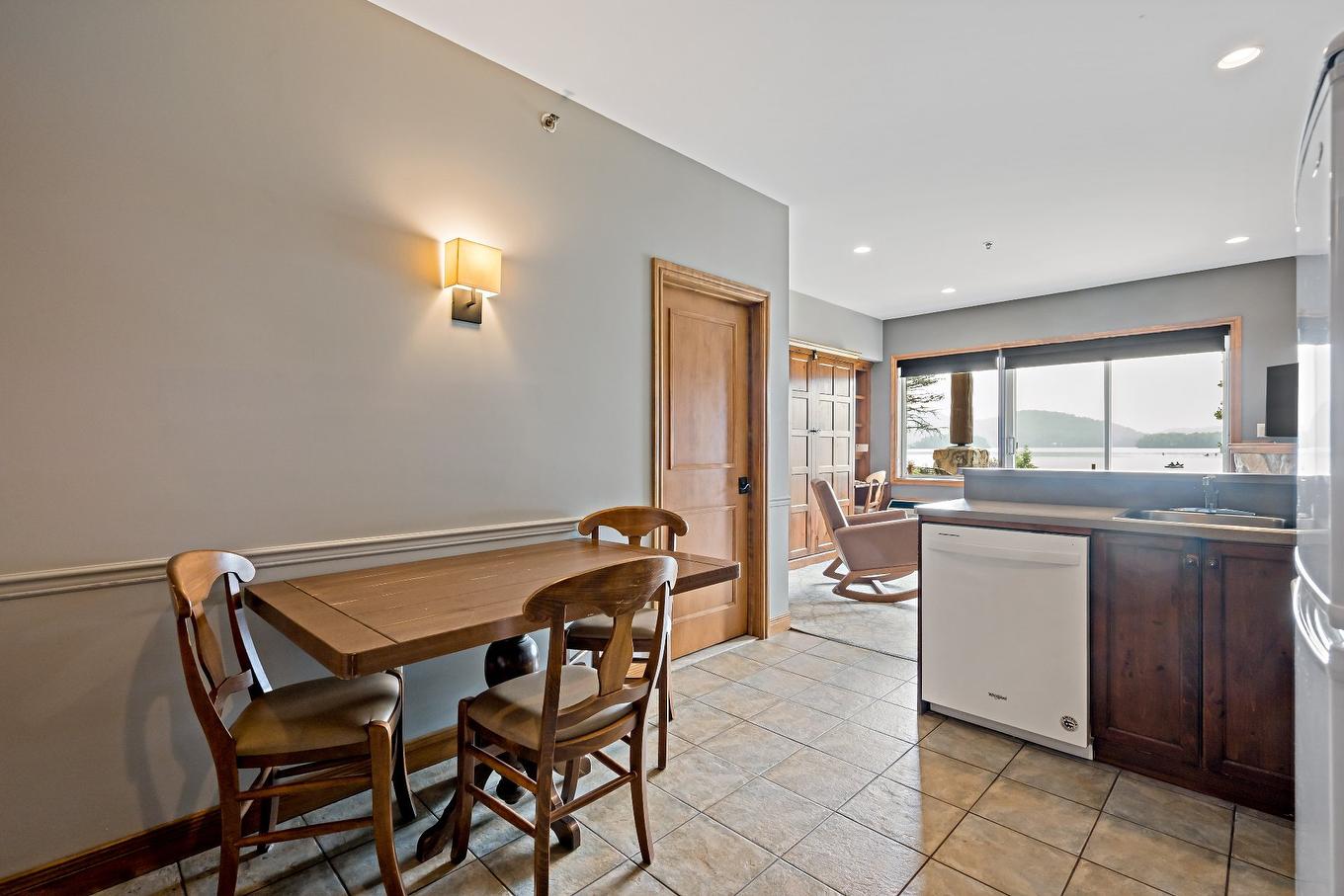 Dinette - 20-2396 Rue Labelle, Mont-Tremblant, QC - Indoor Photo Showing Other Room