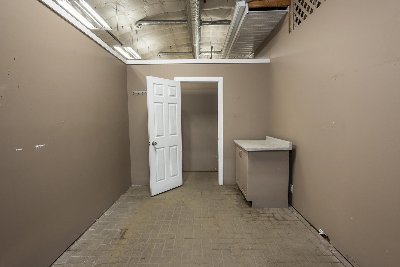 561 Tenth Ave., Thunder Bay, ON