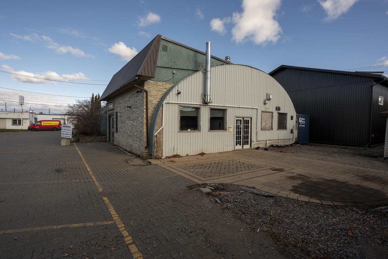 561 Tenth Ave., Thunder Bay, ON
