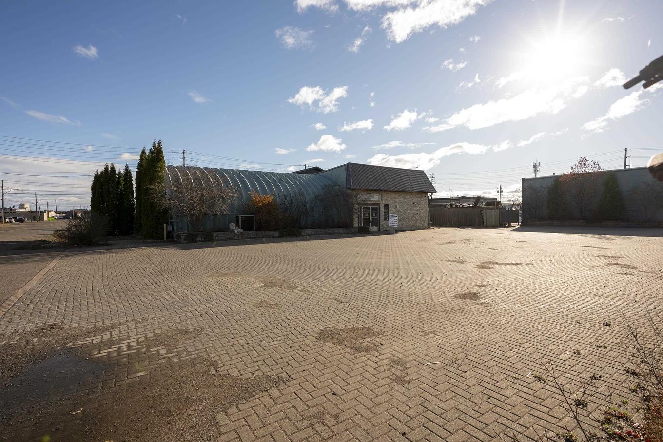 561 Tenth Ave., Thunder Bay, ON