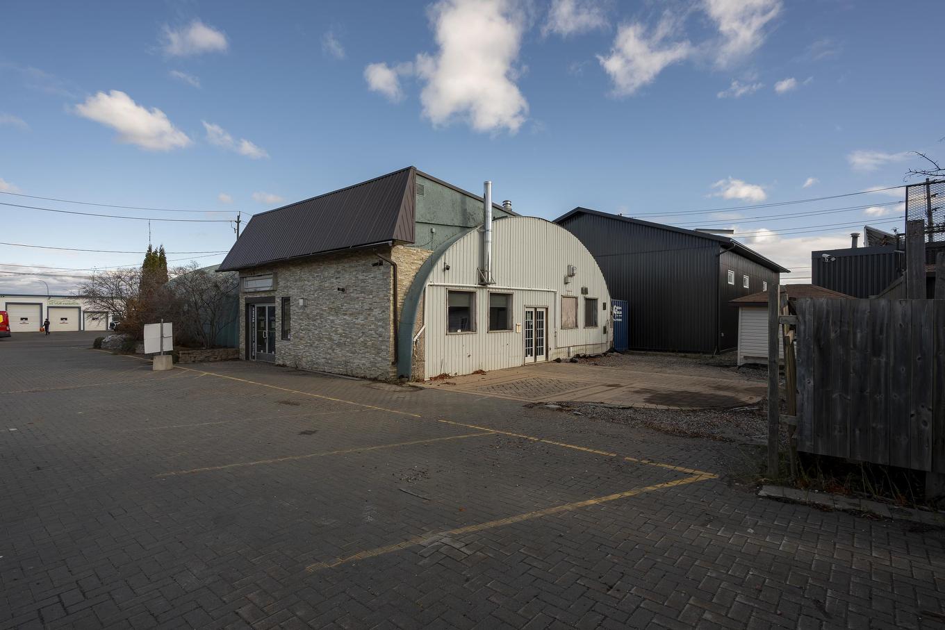 561 Tenth Ave., Thunder Bay, ON